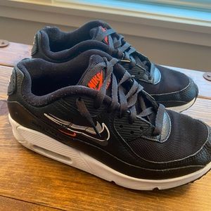 Nike Air Max 90 - Hot Shoe/Fraction of Price!